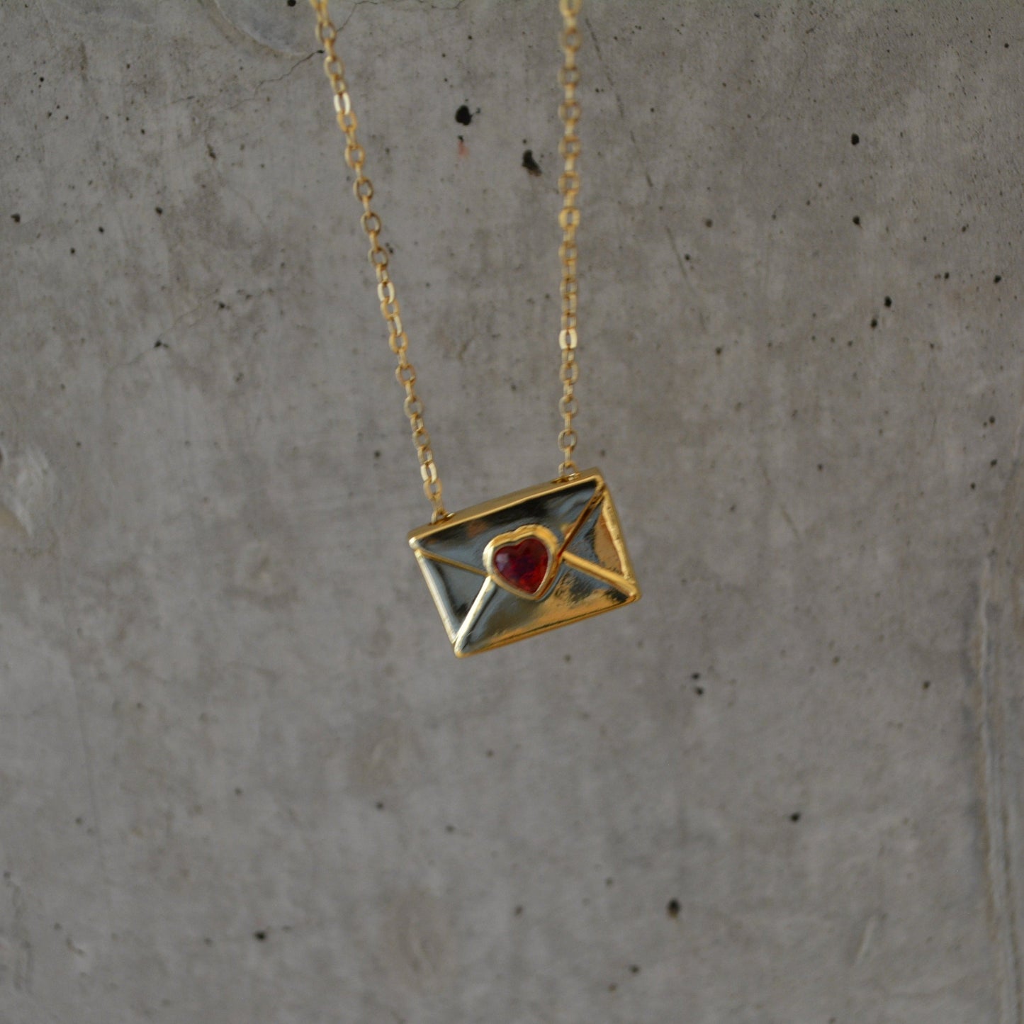From the heart | Collar de sobre