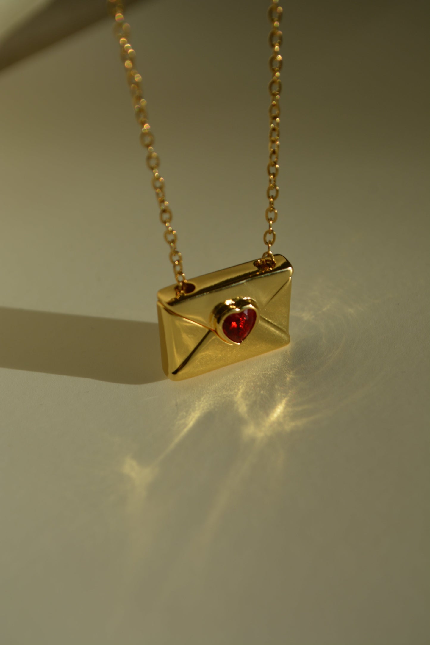 From the heart | Collar de sobre